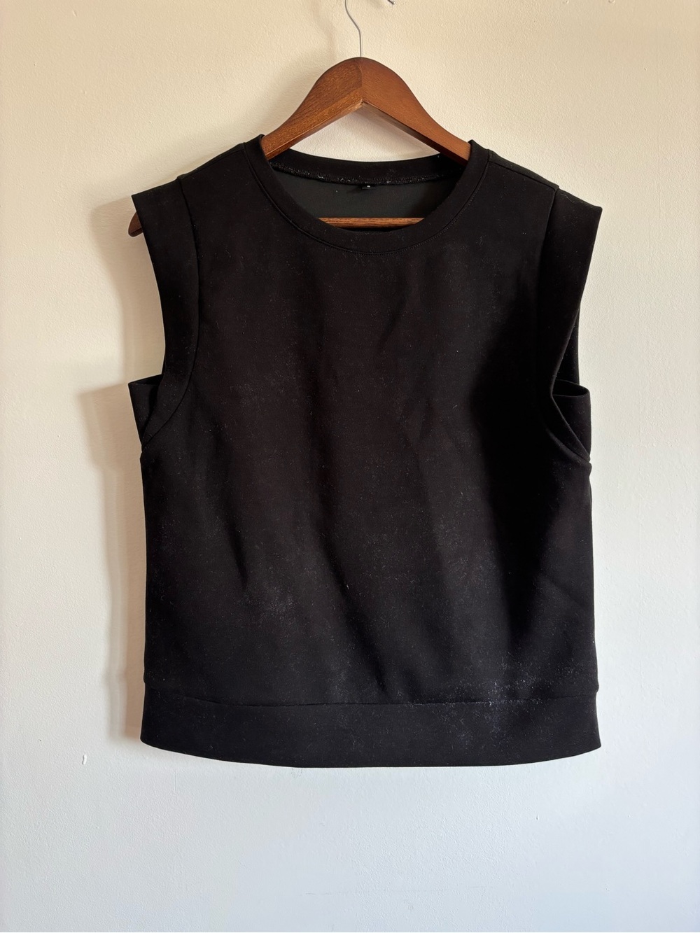 Black Sleeveless Crewneck Top